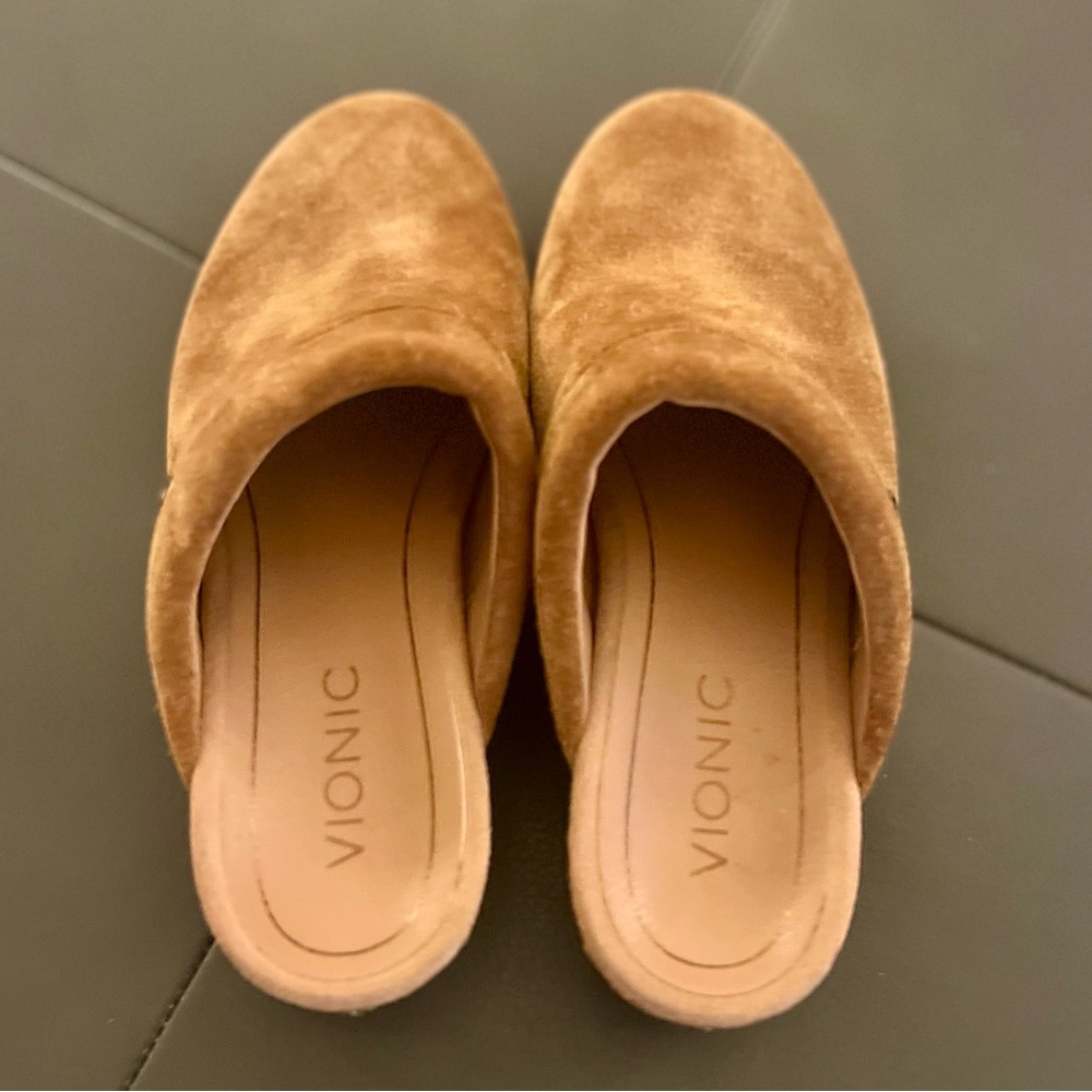 VIONIC brown clogs - Picture 4 of 4